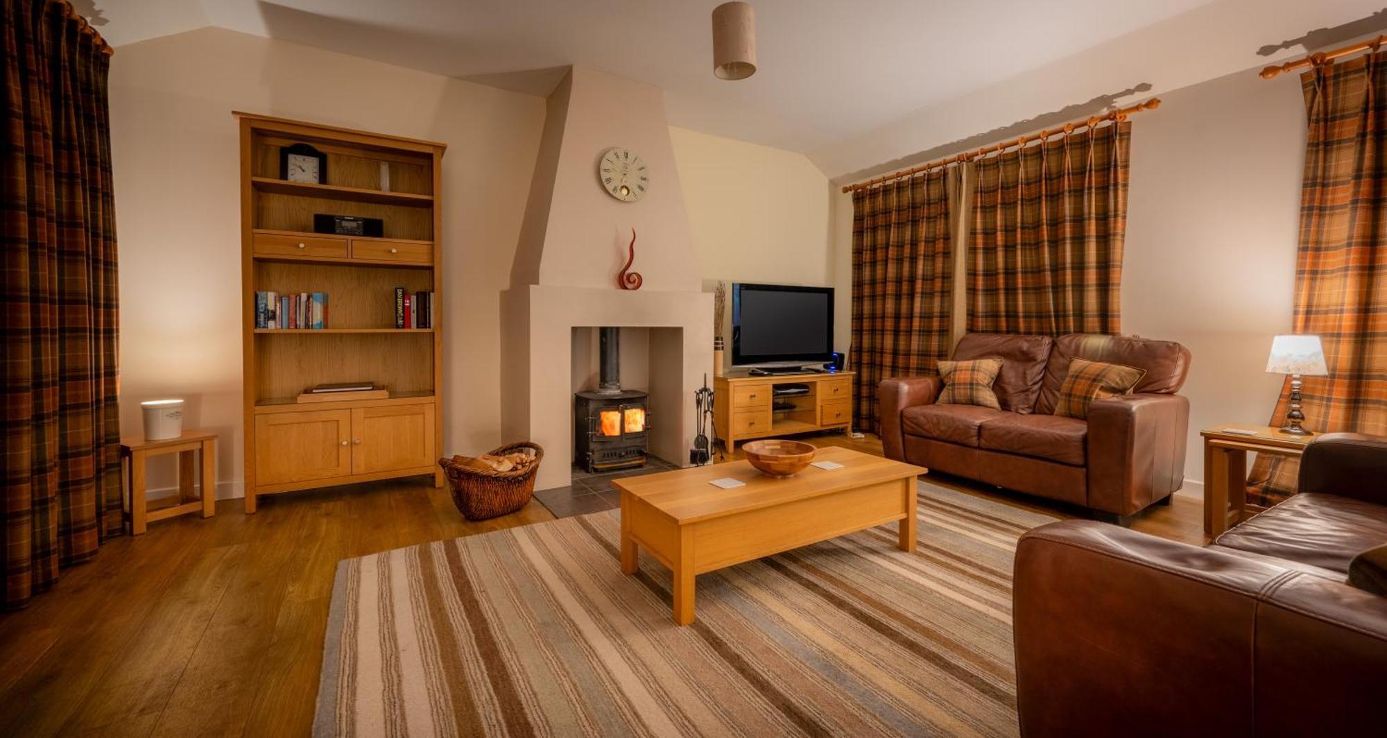 פורט אוגוסטוס Abbey Holidays Loch Ness Luxury Self Catering 2 Bedroom Cottages חדר תמונה